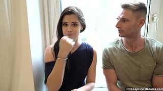 Свингерская групповуха на диване с трахом стройных жен в упругие жопки