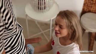 Русский парень красиво вдул худой гимнастке