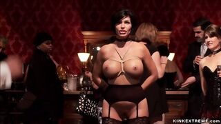 Свингеры играют в БДСМ и страстно ебутся